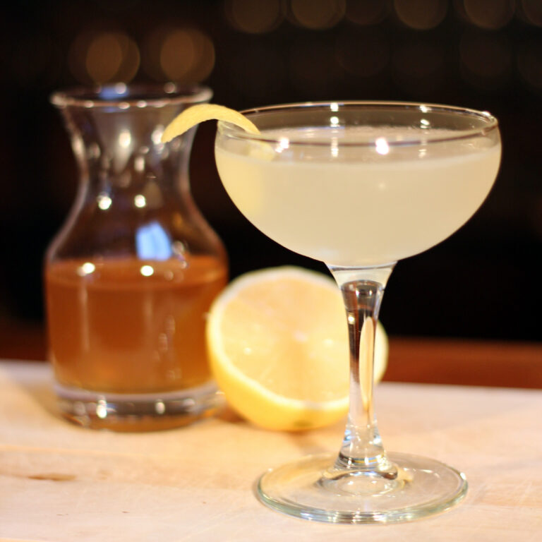 Bee’s Knees cocktail