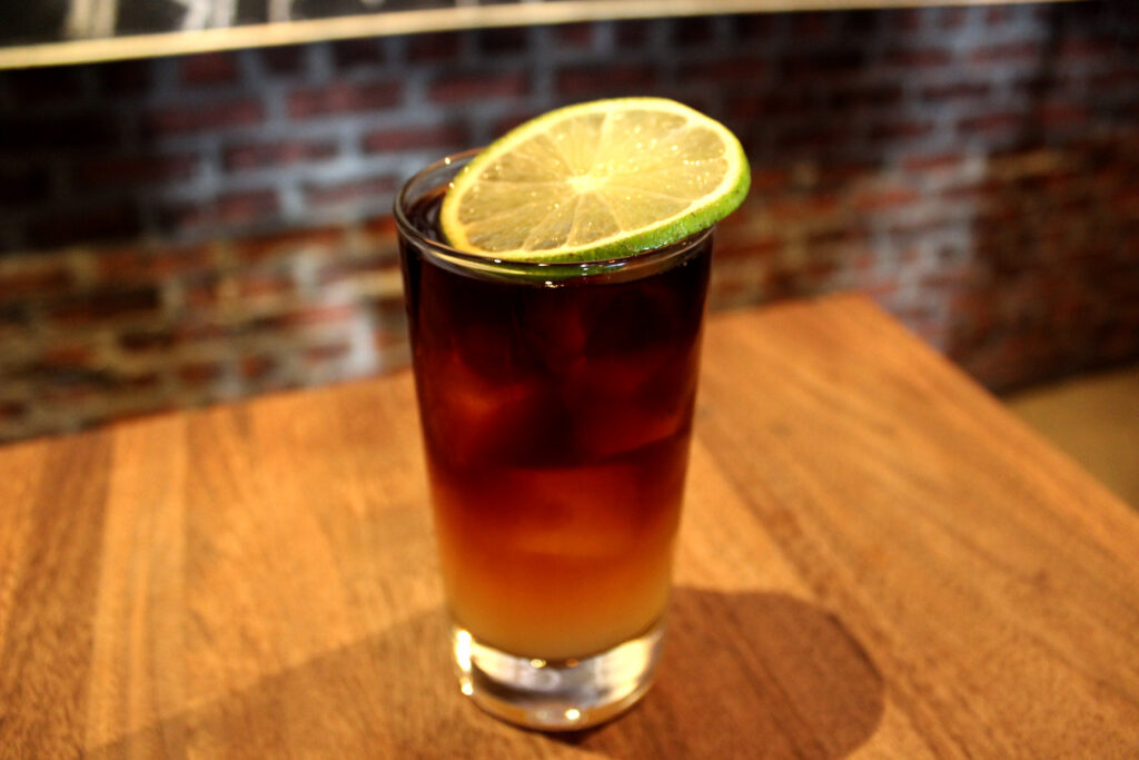 Dark ’n Stormy cocktail