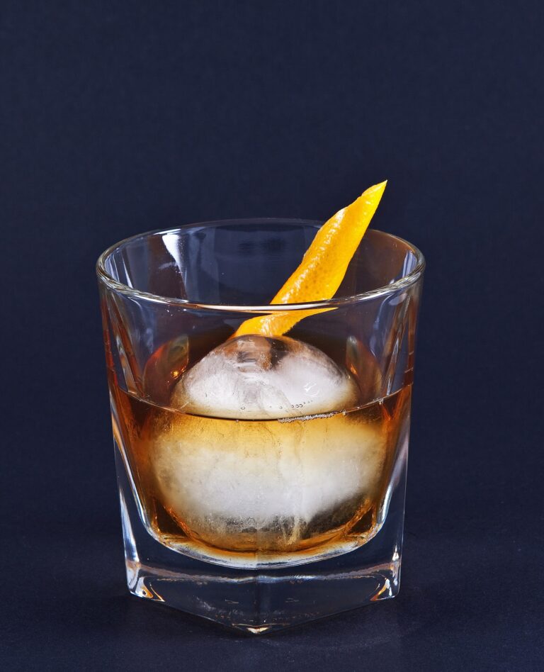 Old Fashioned cocktail