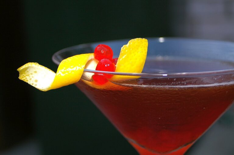 Rum Manhattan cocktail, a similar-drink reference photograph for Trident