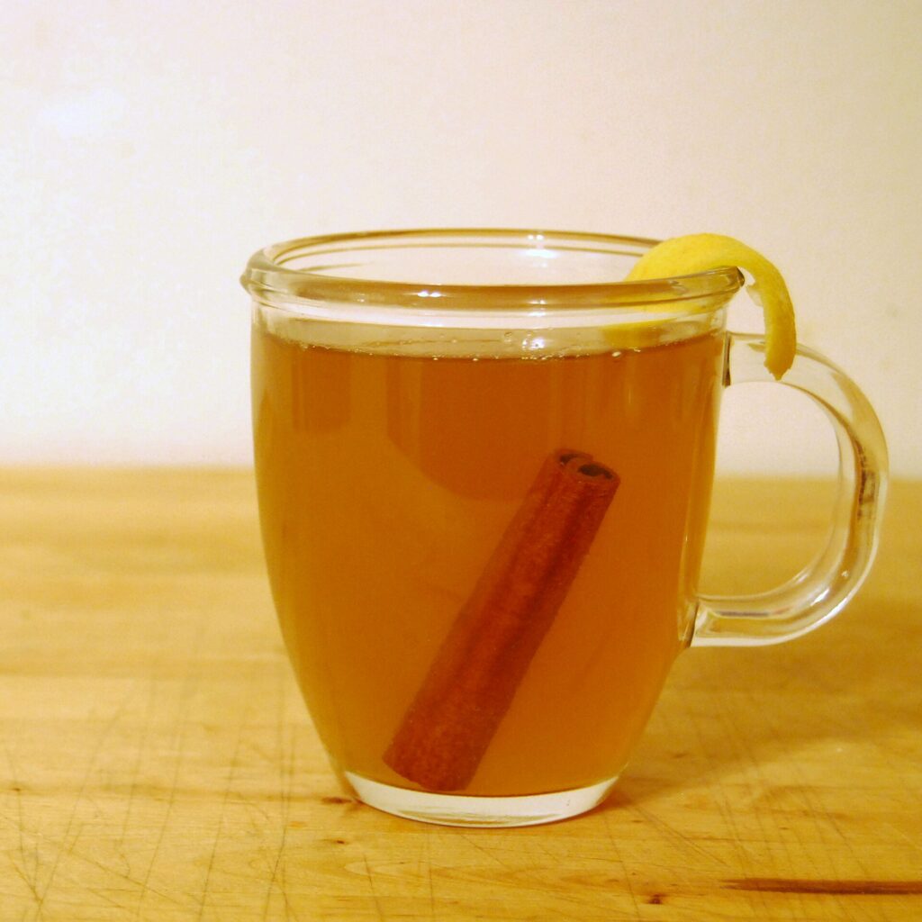 Hot Toddy cocktail photograph