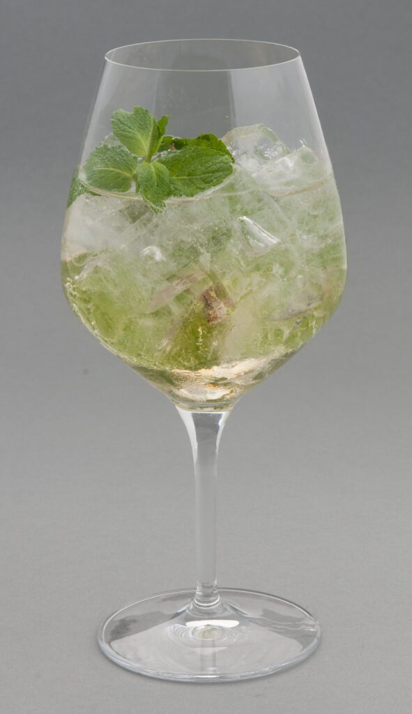Hugo Spritz cocktail photograph